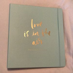 WEDDING PLANNER - brand new